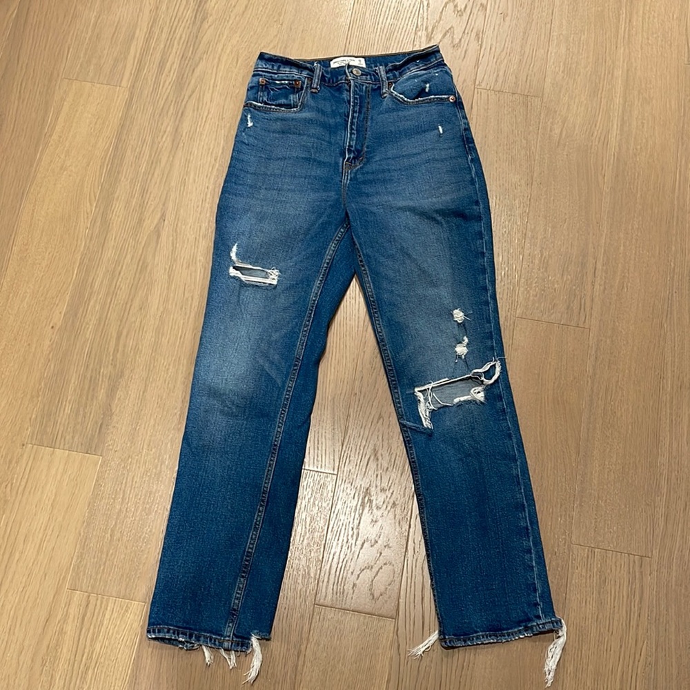 Abercrombie & Fitch - Ankle Straight Ultra High Rise Jeans in size 26 long